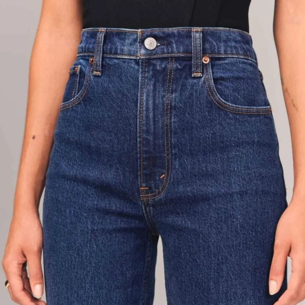 NWT Abercrombie & Fitch Women's 90's Straight Jeans 6L - Picture 3 of 6